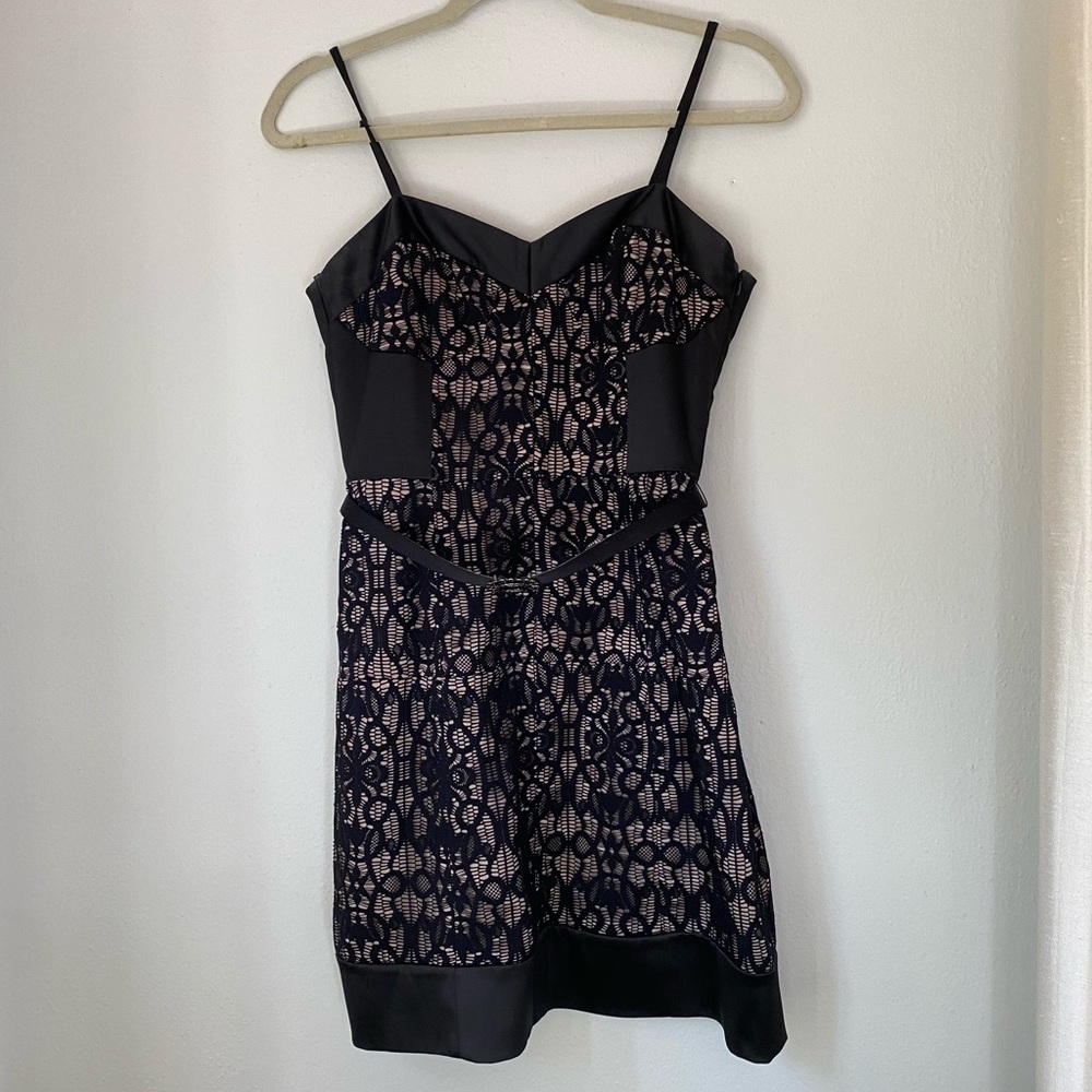 Laundry by design cocktail dress with belt